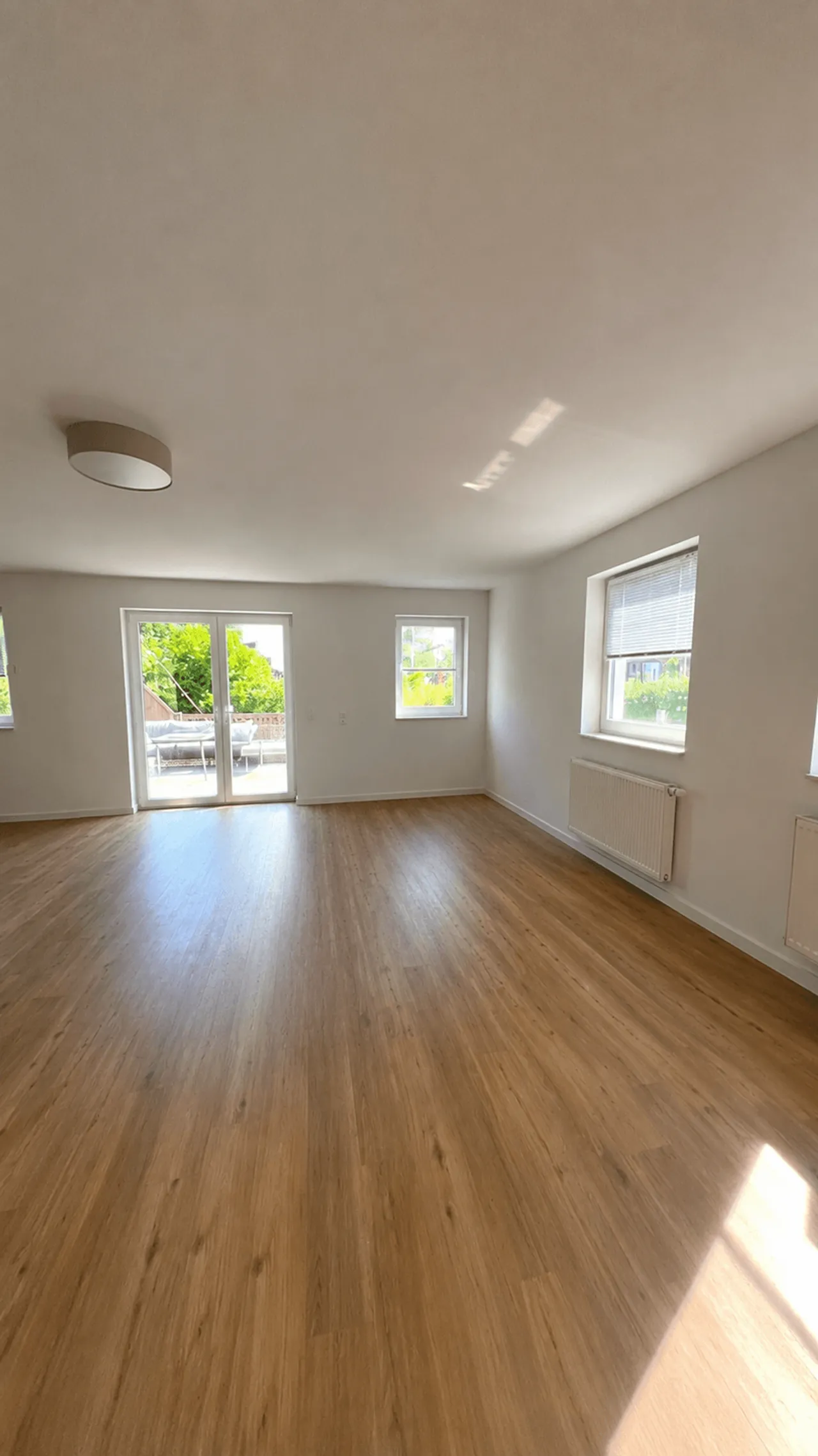 Wohn/-Esszimmer